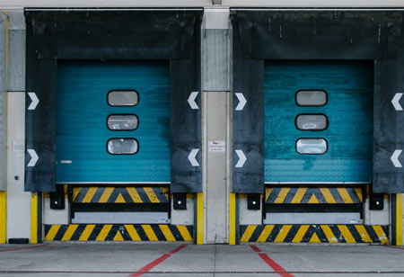 How Can Dock Managers Achieve Efficiency With Scheduling?